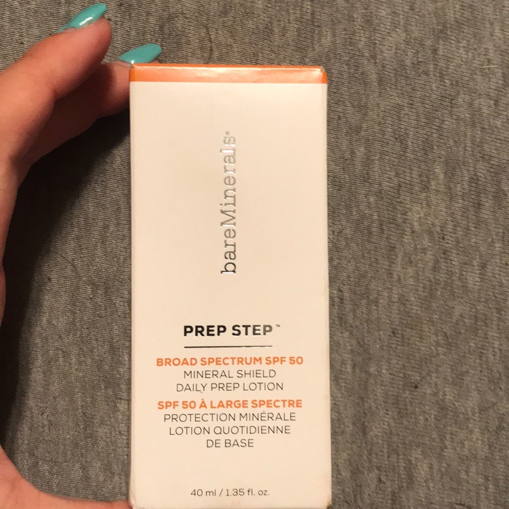 Bare Minerals prep step